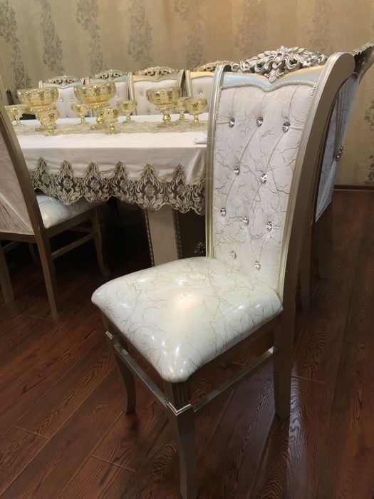 Стол ва стул срочна сотилади