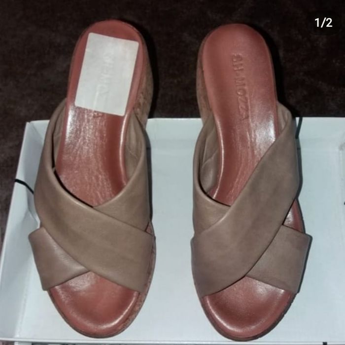 Продам женские кожаные шлепки