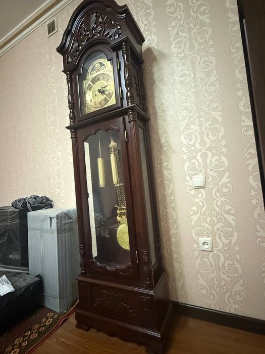 Продам настолные часы механические