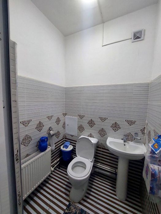 Elabot city  5 dom 4 etajda joylashgan kvartira Sotiladi,