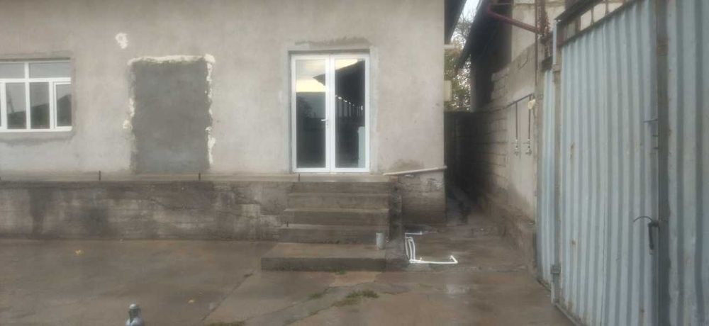 Uy sotiladi 5.5 sotix