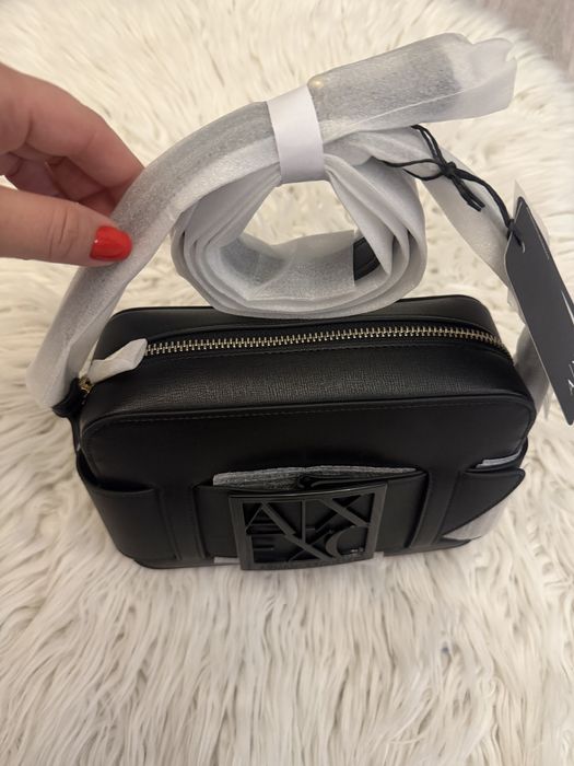 Дамска чанта Armani Exchange в черен цвят-НОВА
