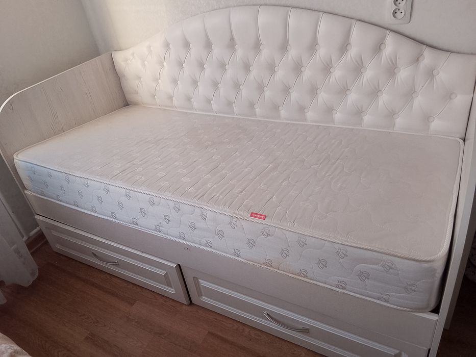 Кровать детская!!