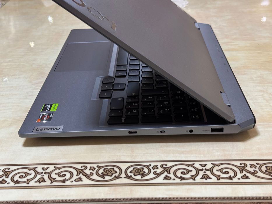 Геймърски Лаптоп Lenovo LOQ – Ryzen 7 / RTX 4050 / 24GB RAM / 1TB SSD – Гаранция до 03.12.2027