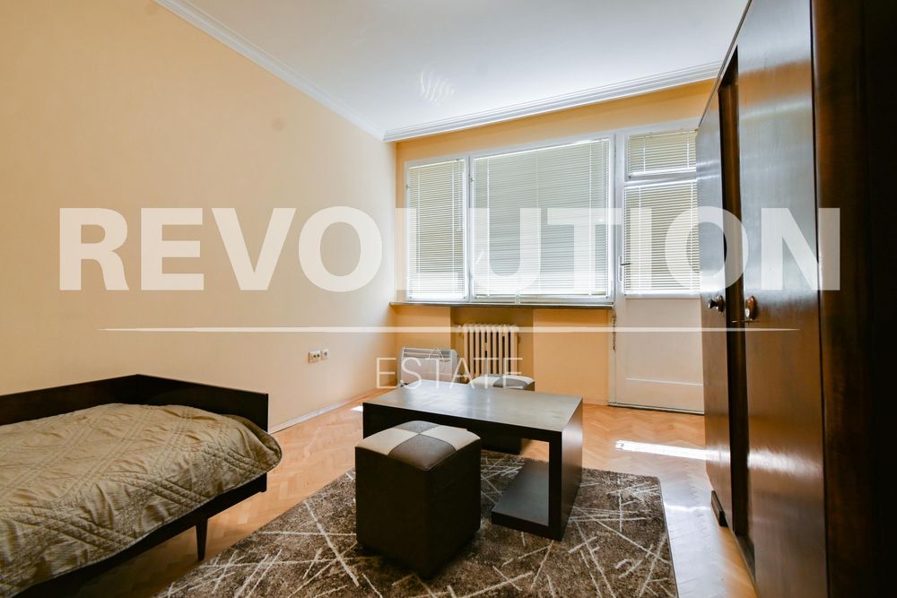 Дава се под наем Двустаен апартамент в София, Център - 70 кв.м за 500 € - Снимка #1