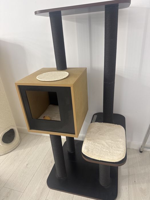 Stativ pisici culoare negru