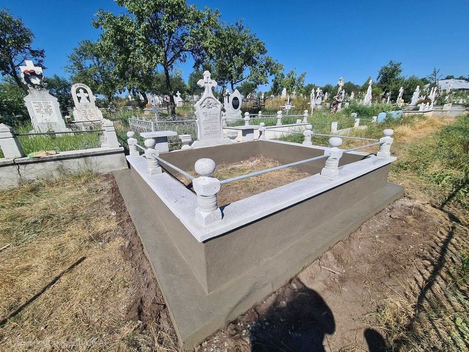 Monumente funerare,cavouri,borduri