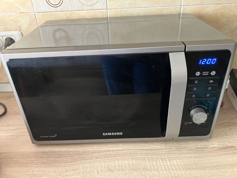 Cuptor microunde Samsung