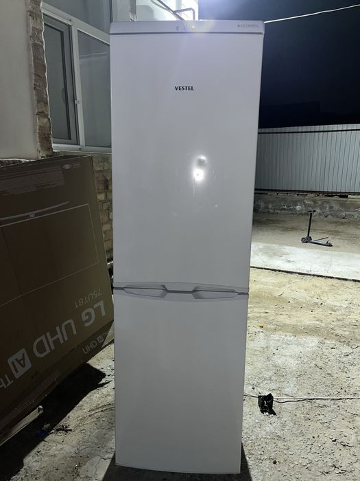 Холодильник VESTl