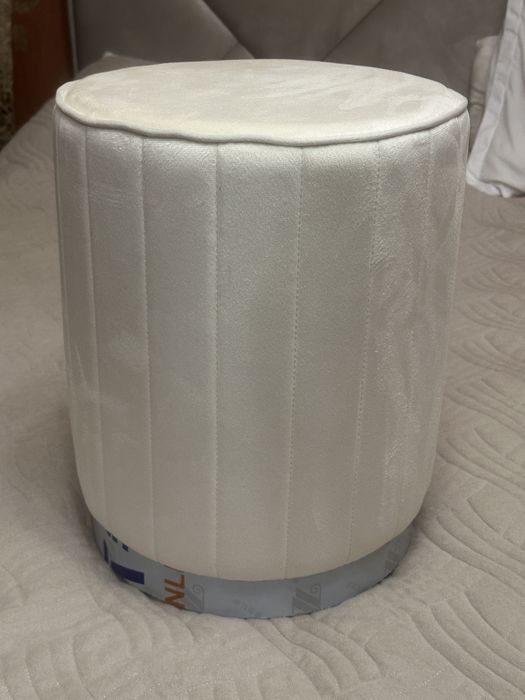 Пуфик для туалетного столика