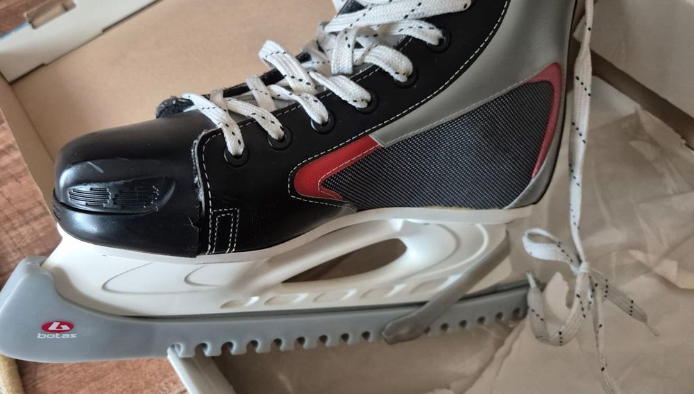 Хоккейные коньки