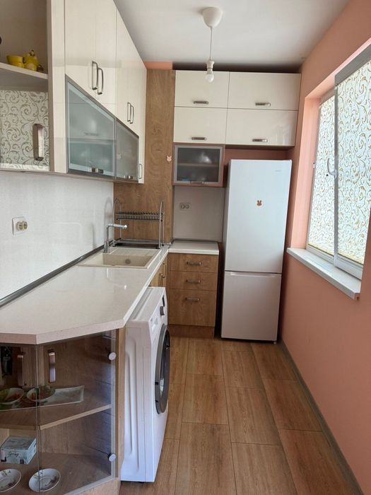 Дава се под наем Тристаен апартамент в Варна, Център - 75 кв.м за 408 € - Снимка #4