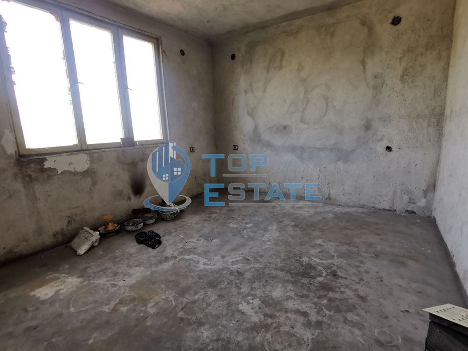 Етаж от къща със самостоятелен вход в село Първомайци