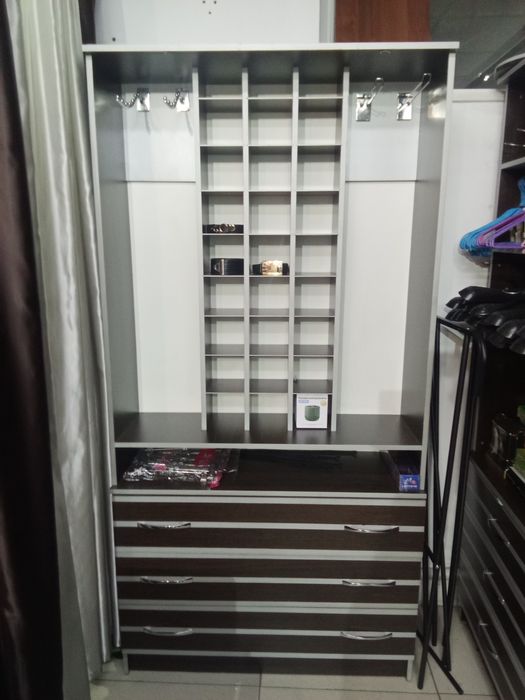 Продам шкаф качественный