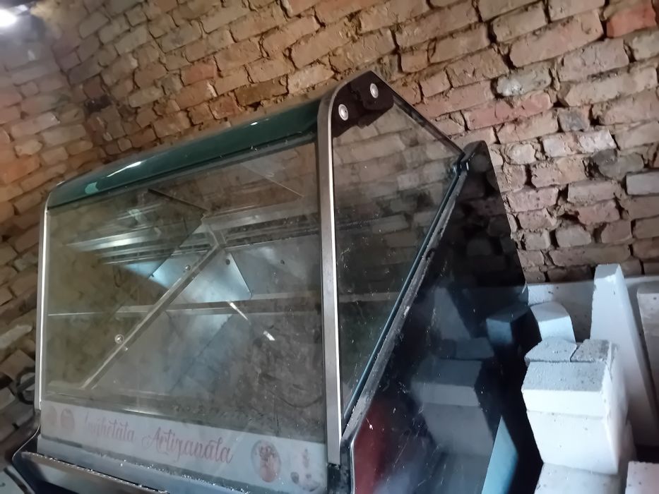 Vitrină de înghețată