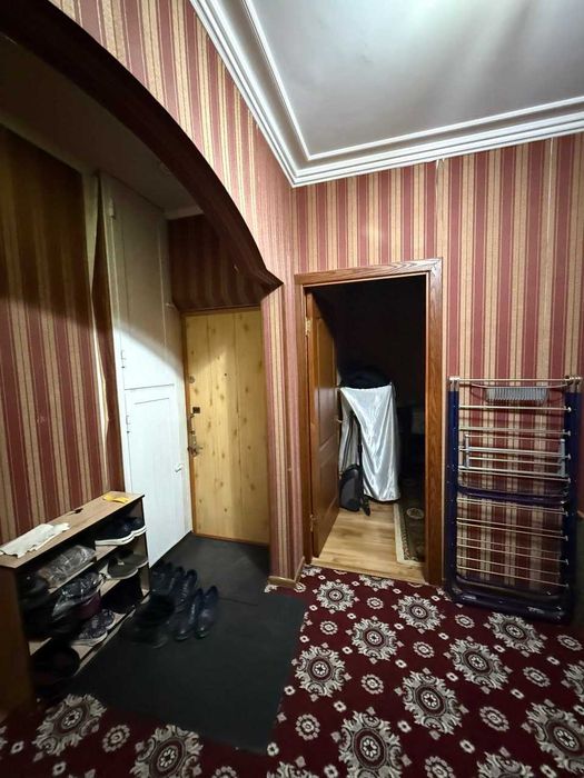 Медгородок 4 хона сотилади 1 кават