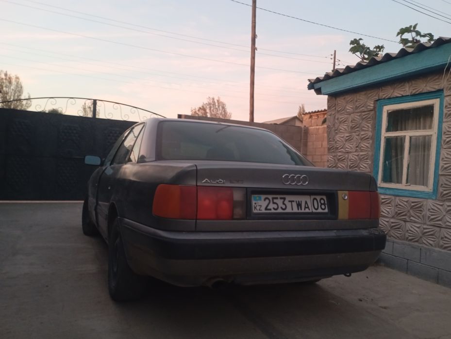 Продаю Ауди 100 (С4)