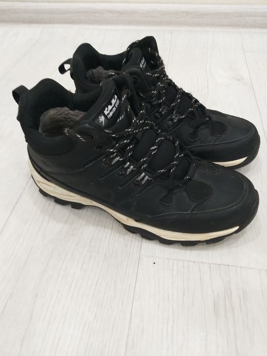 Продам кроссовки зимние