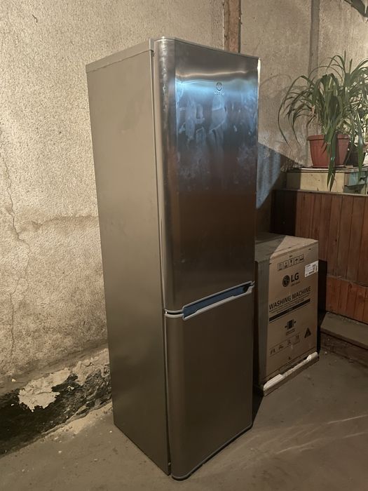Холодильник Indesit