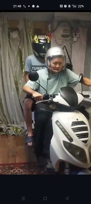 Продам скутер 80кубв