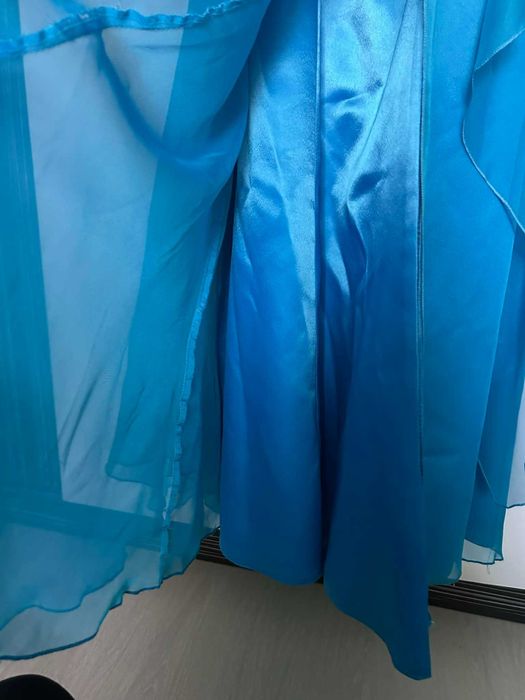 Синя елегантна бална рокля