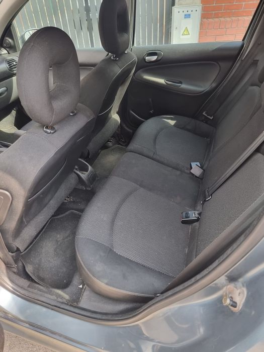 Vand Peugeot 206 motor 1.6 Dissel pret 1250 Euro