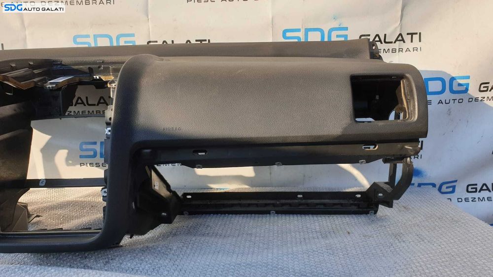 Plansa Bord Goala Dezechipata Volkswagen Jetta 3 2006 - 2011 Cod 1K1858295