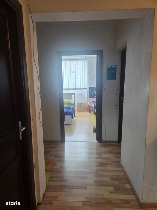 Apartament 3 camere, etaj 1/10, str. Toporasi, Sector 5, balcon, lift