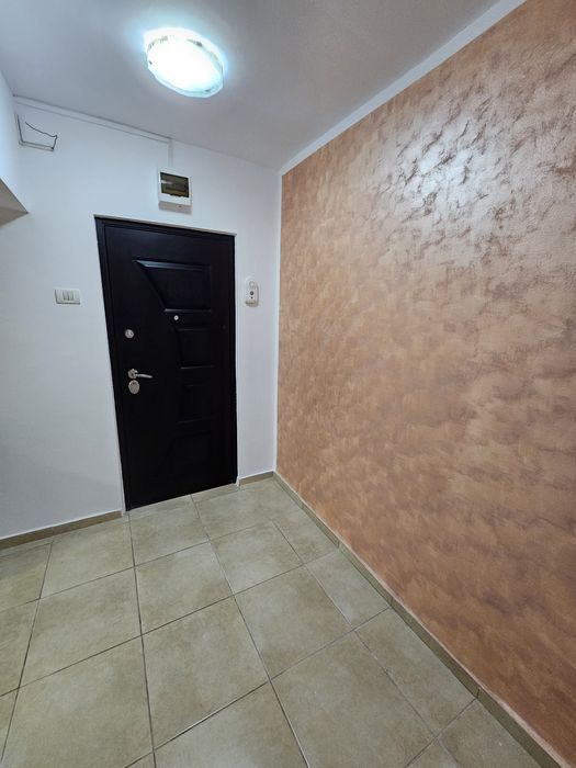 Inchiriez apartament