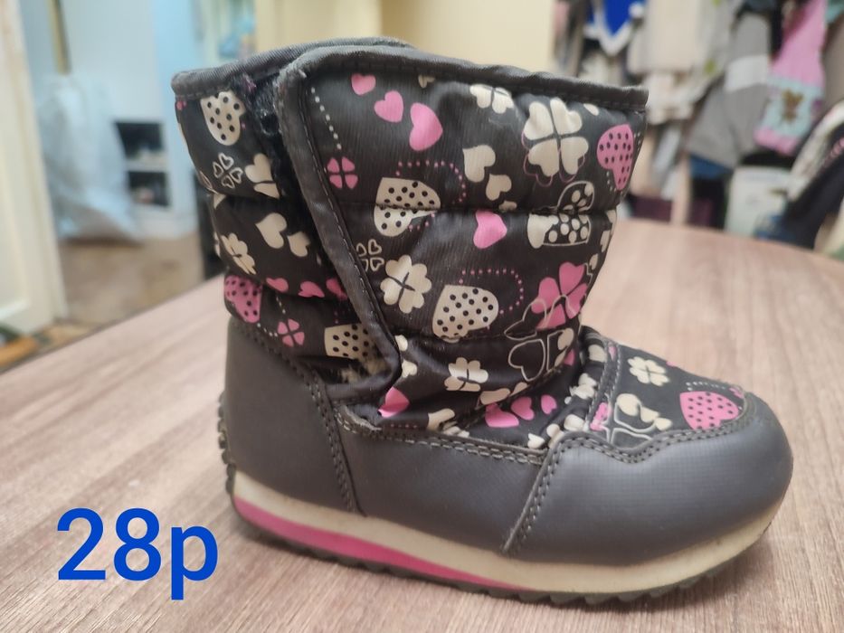 Продам зимнюю и осеннею обувь для девочки