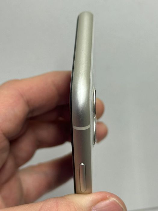 Продам Айфон 11 64г