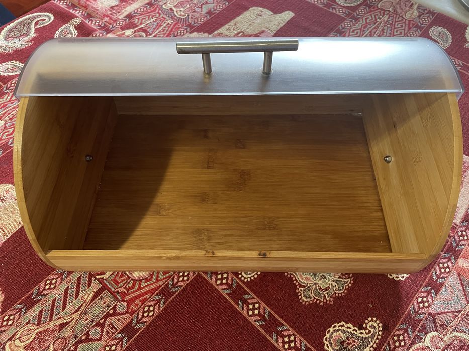 Стильная и удобная хлебница