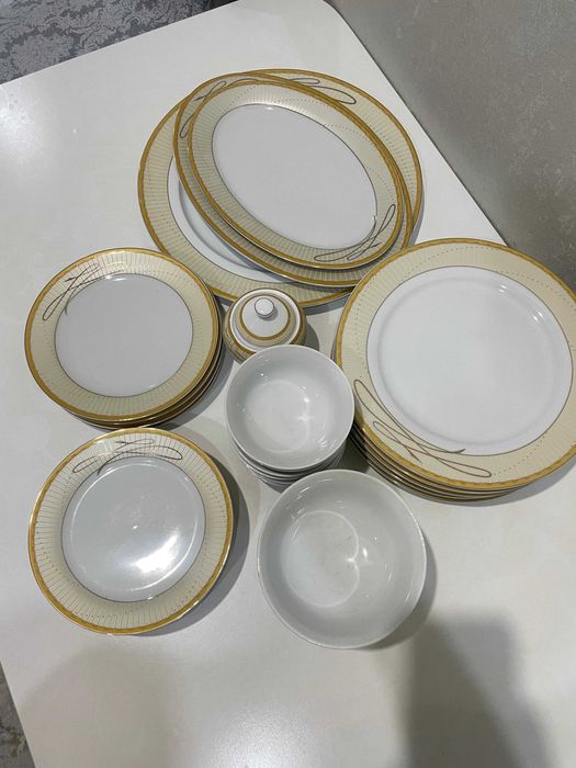 продам сервиз набор посуды