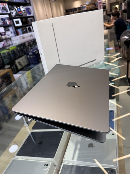 MacBook Air M2 15-inch Gray ideal