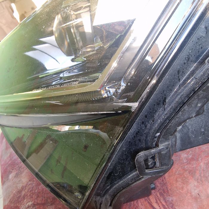 Skoda Superb face 2021 ляв фар