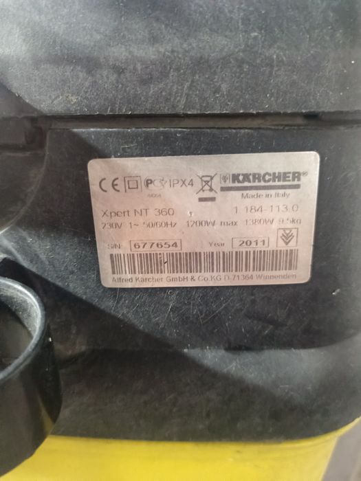 Продам срочно моющий пылесос