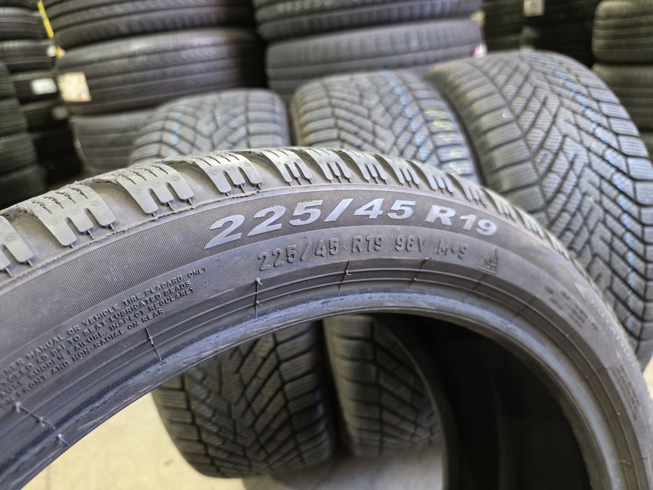 225/45/19 PIRELLI 4бр