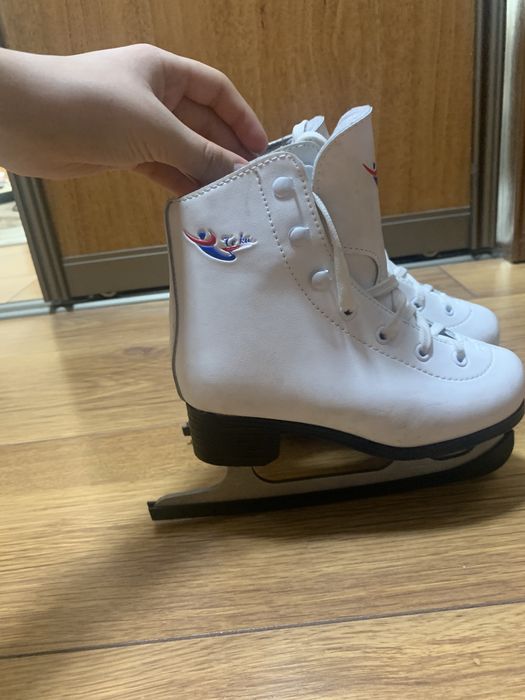 Продам коньки детские