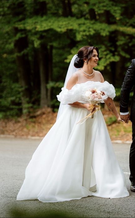 Vând rochie de mireasă