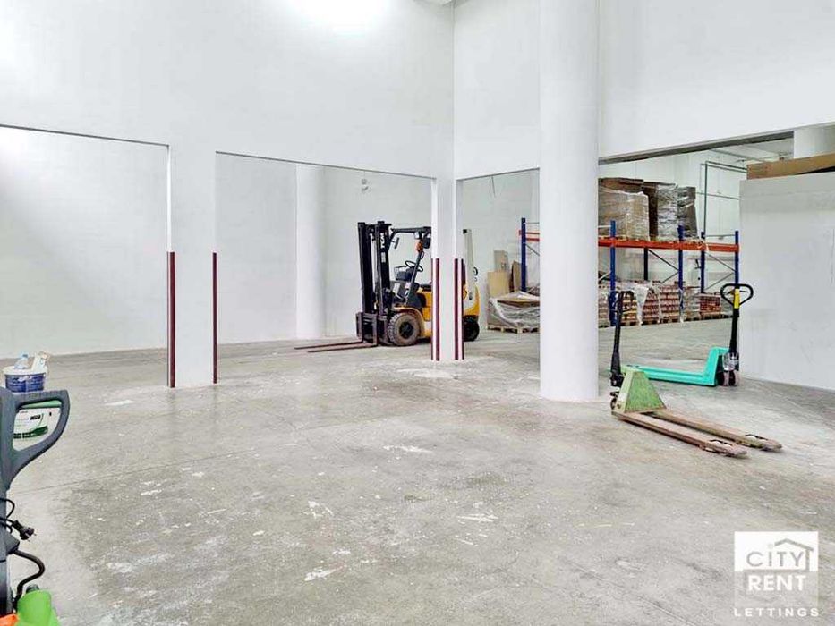 Дава се под наем Склад в Велико Търново, Промишлена зона - Запад - 420 кв.м за 1280 € - Снимка #3