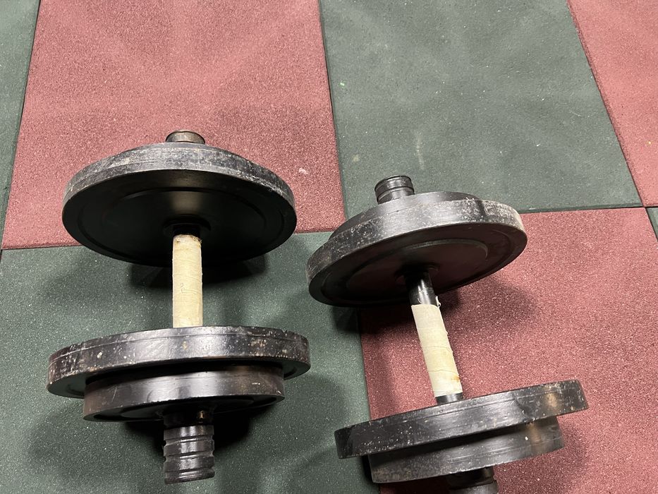 Продаются гантели