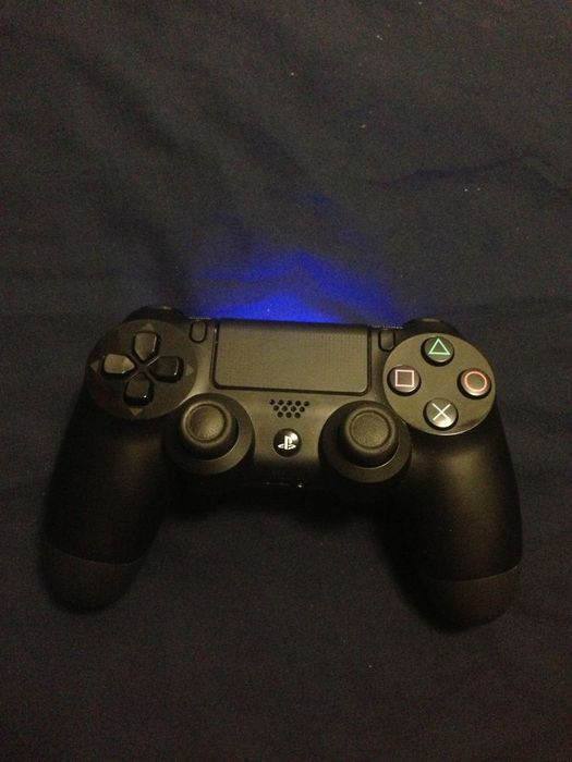 Продам геймпад пс4 оригинал