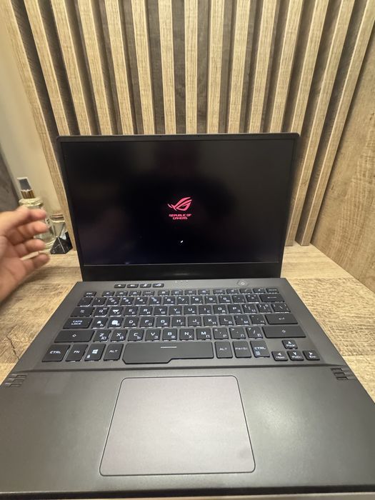 Продавам ASUS ROG Zephyrus G14 (GA401Q)