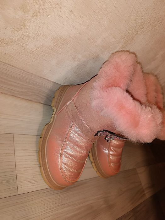 Продаются детские сапоги