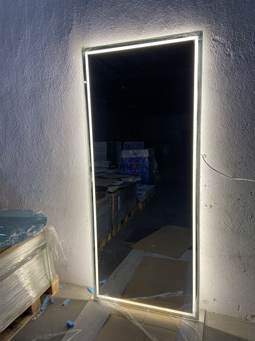 Огледала по поръчка с лед светлина