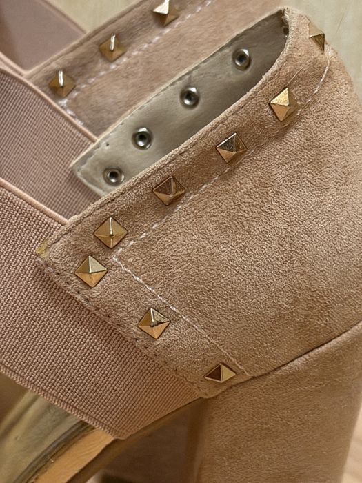 Босоножки женские