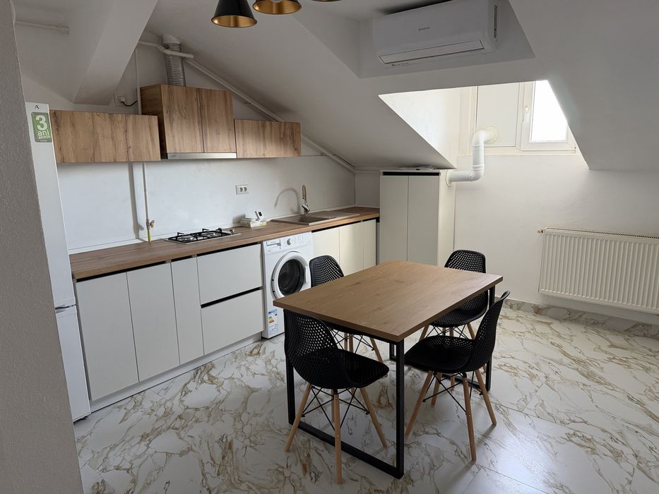 Inchiriez apartament 3 camere Artego