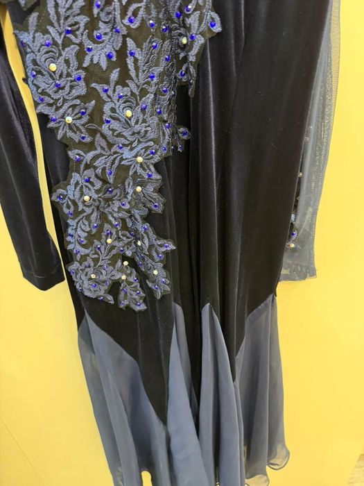 Продам бальное платье в хорошем состоянии