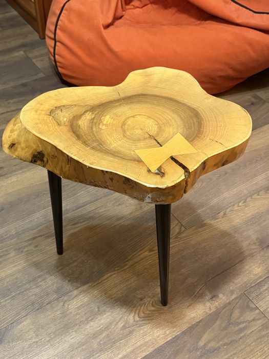 Masuta de cafea din lemn de nuc masiv