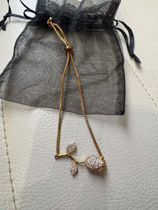 Чисто нова елегантна стоманена гривна